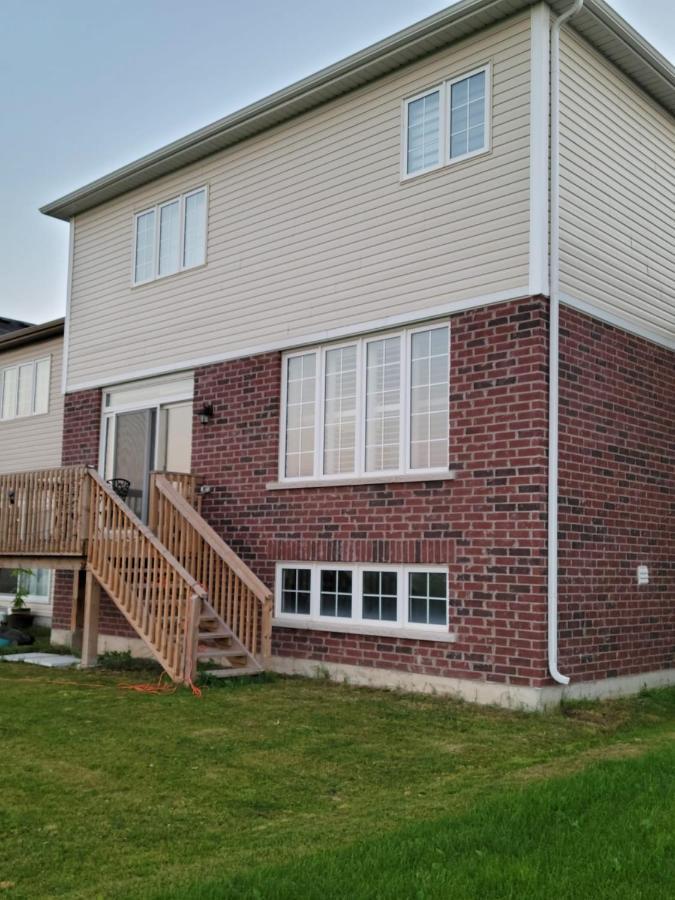 Niagara- Beautiful Cozy Sunfilled Big Complete House Minutes Drive From Falls Βίλα Thorold Εξωτερικό φωτογραφία